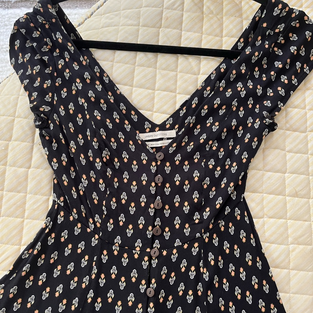 Urban Outfitters Floral V Neck MIDI Dress XS